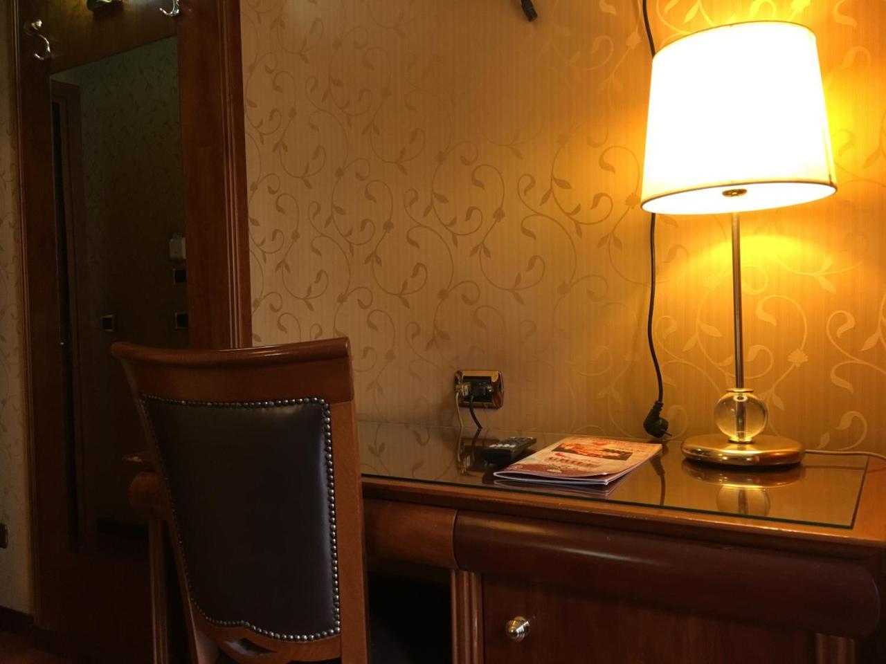 Hotel Divine โรม ภายนอก รูปภาพ